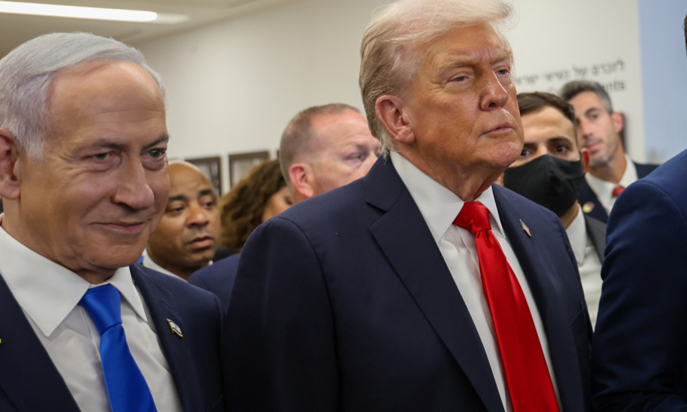 Donald Trump é recebido pelo presidente israelense, Benjamin Netanyahu, em sua chegada a Jerusalém