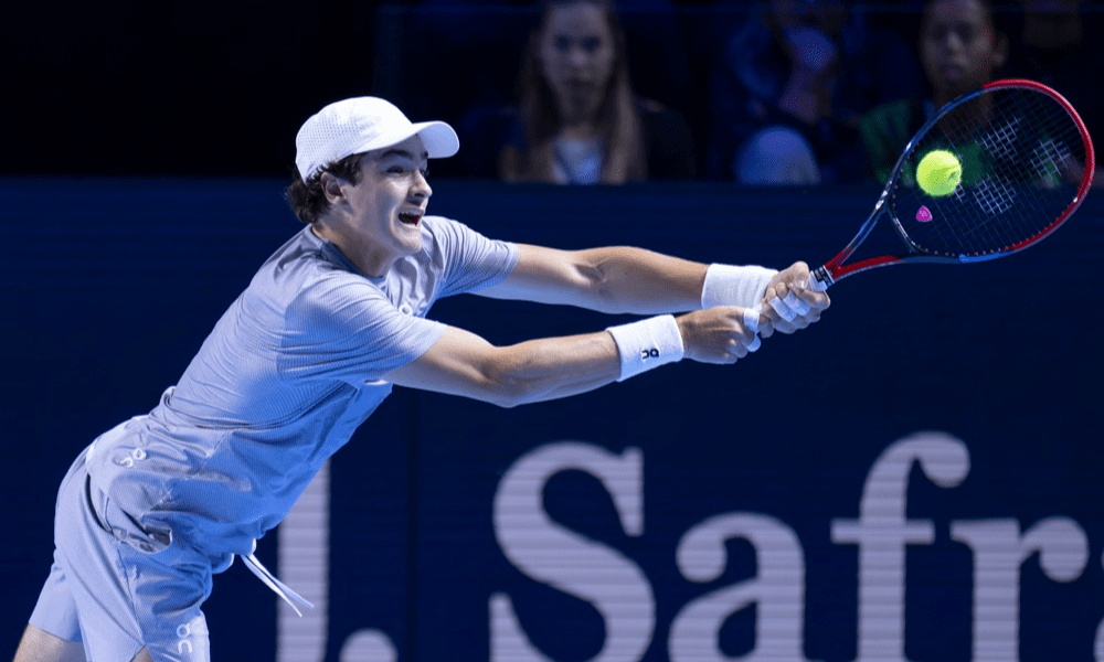 João Fonseca aposta na agressividade e bate gigante Perricard na estreia do ATP 500 da Basileia