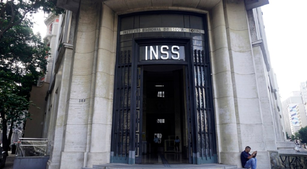 CMO aprova crédito de R$ 3,3 bi para ressarcir aposentados vítimas de fraudes