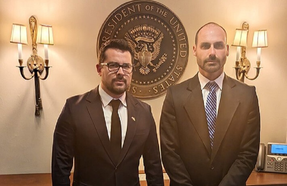 Eduardo Bolsonaro e Paulo Figueiredo chamam denúncia da PGR de ‘fajuta’ e defendem atuação nos Estados Unidos
