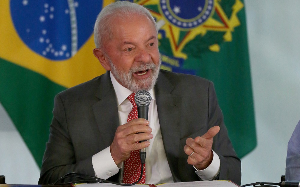Lula volta a defender moeda comum entre países do Brics: ‘É preciso testá-la’