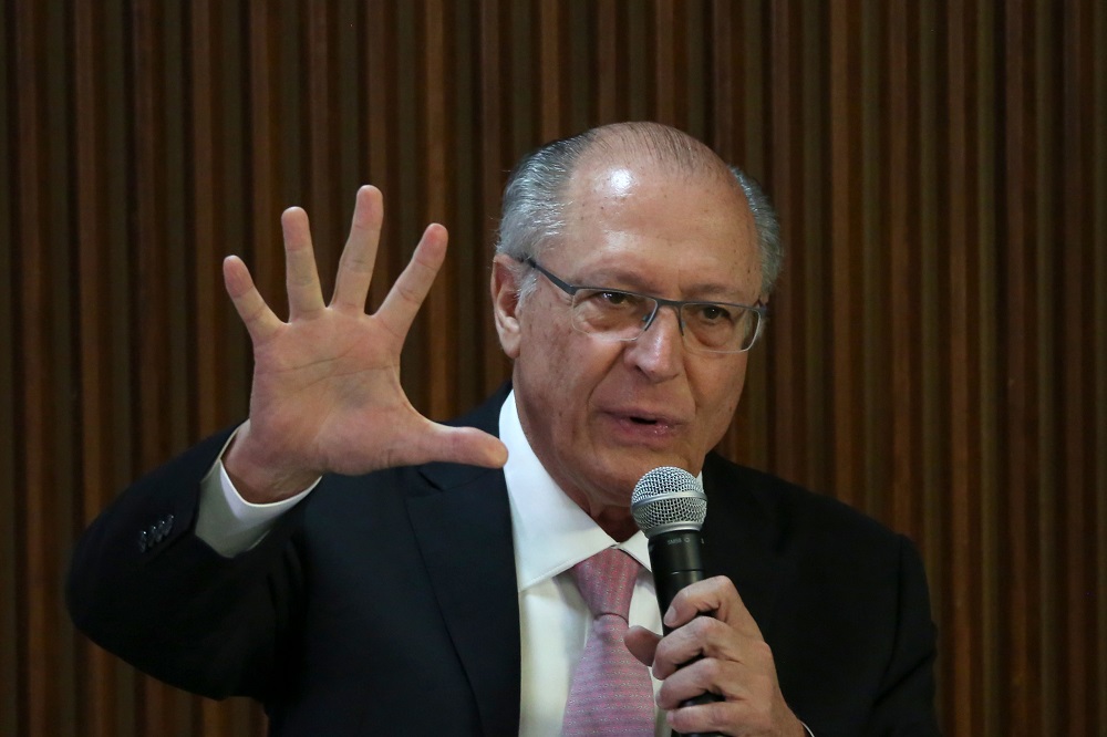 Alckmin diz que julgamento de Bolsonaro não deve afetar negociação com EUA