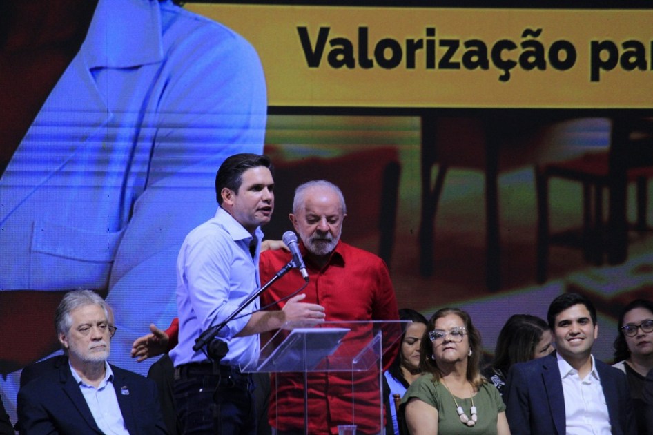 LULA NO DIA DOS PROFESSORES NO RJ
