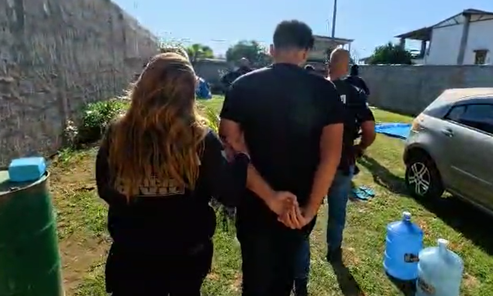 Homem foi preso em flagrante com material ilícito no celular • PCERJ