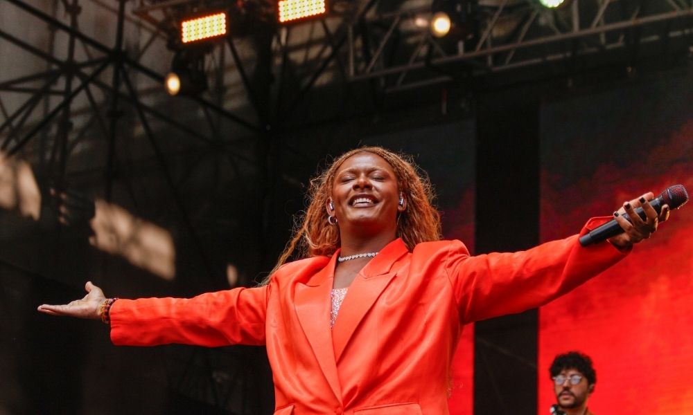 Liniker se apresentará na cerimônia do Grammy Latino 2025