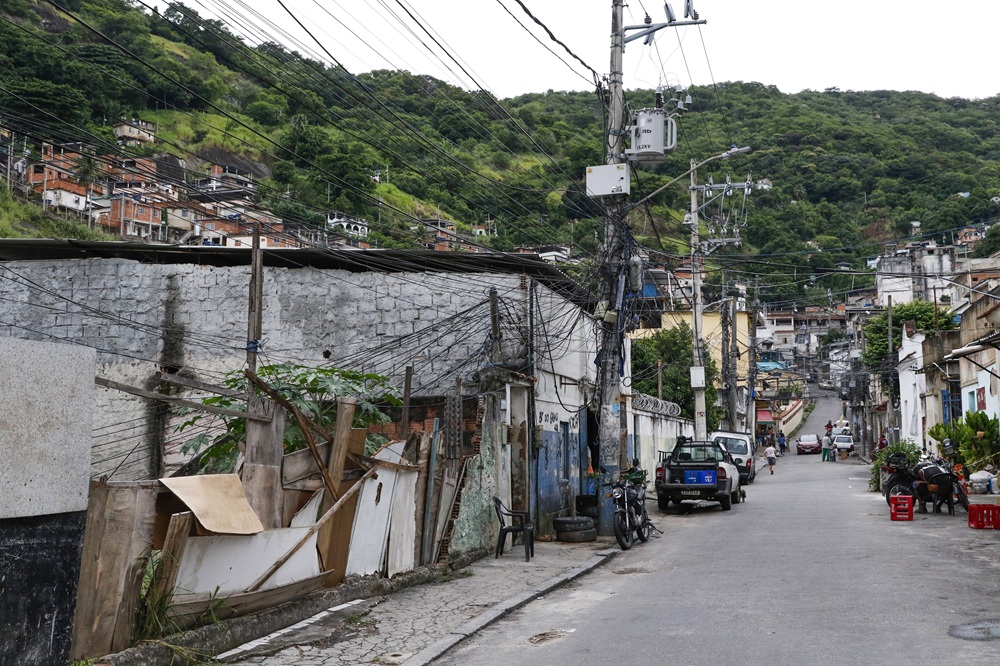 'Perto do campinho, depois do bar': como o CEP define quem é visto e quem fica à margem no Brasil