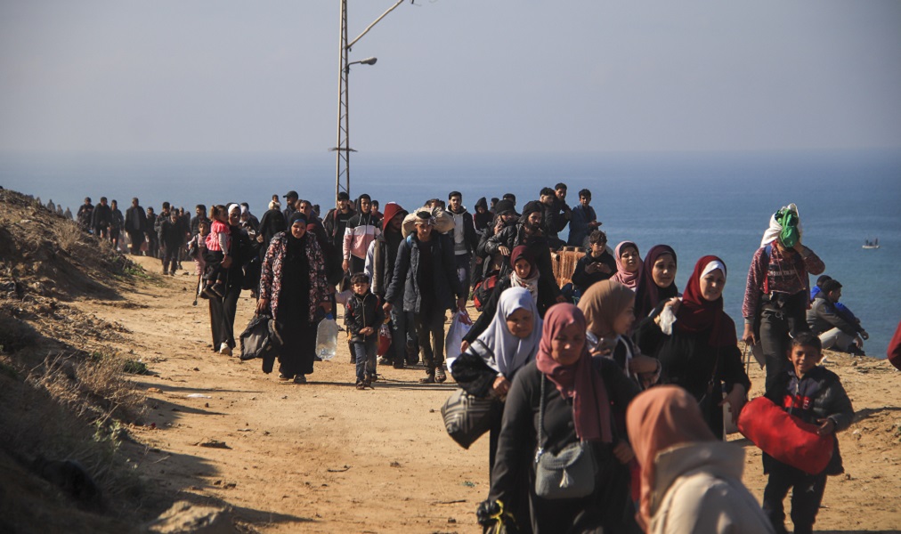 Cerca de 200 mil pessoas retornam ao norte de Gaza após cessar-fogo de Israel