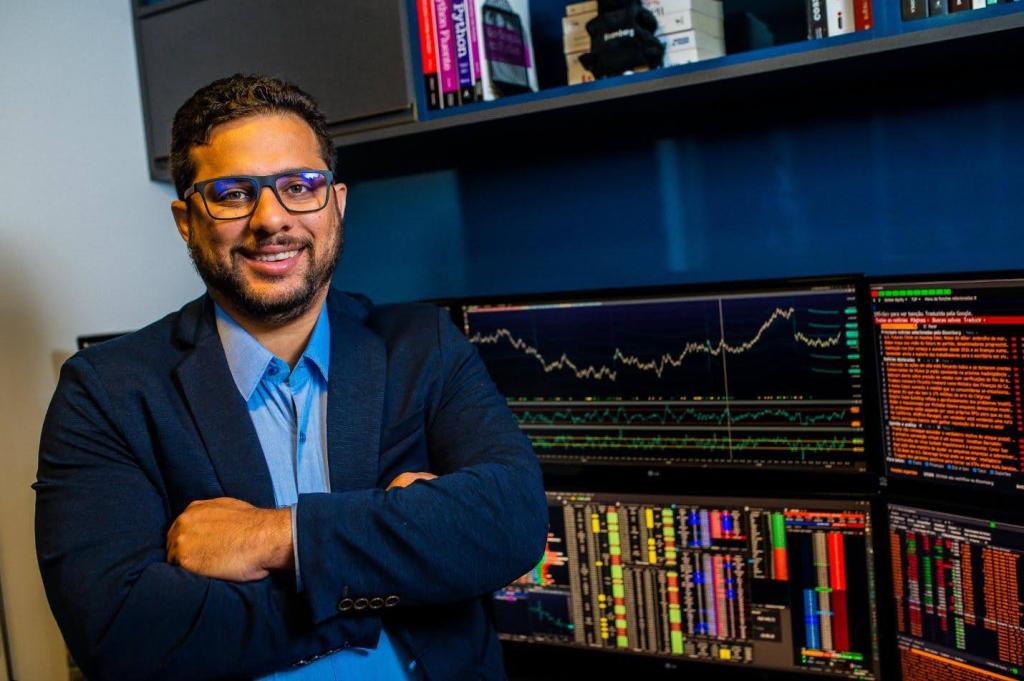 Trader Leo Nonato lança novo robô de mini-índice; meta é gerar até R$ 5.626 por mês
