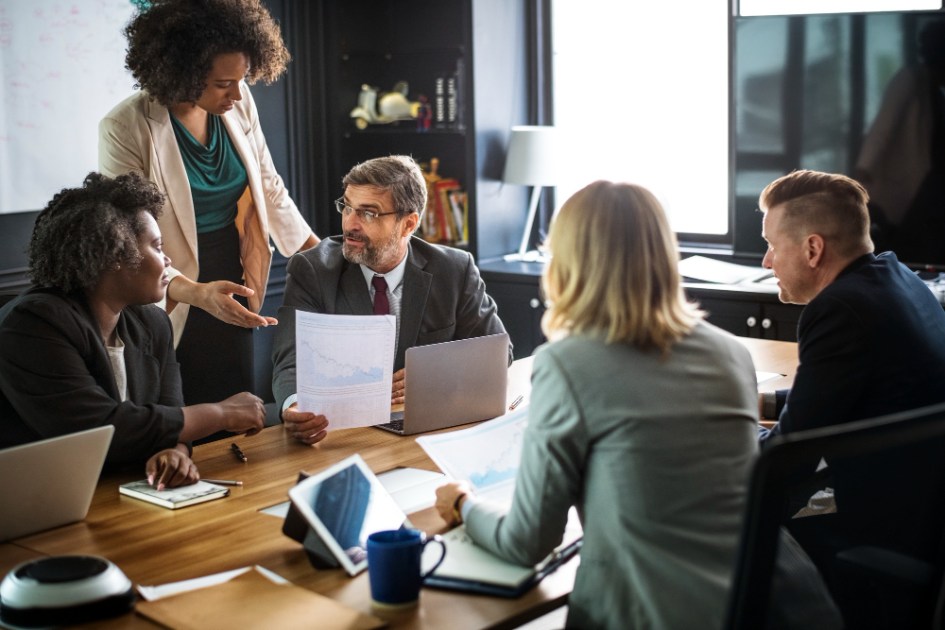 Pessoas de negócios numa reunião