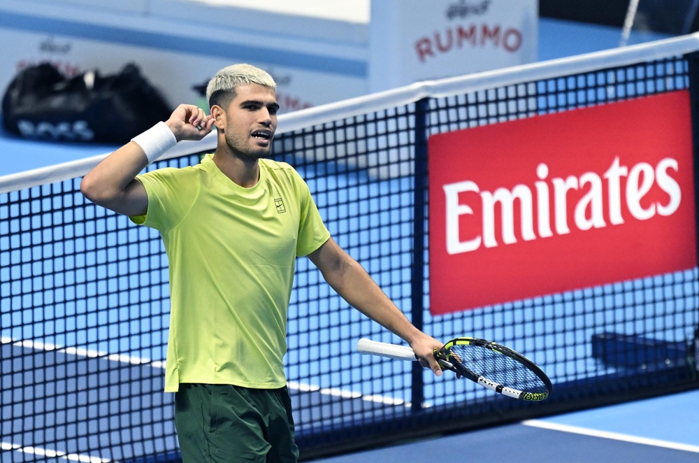 Alcaraz bate Fritz no ATP Finals e fica a um triunfo de fechar ano no topo do ranking