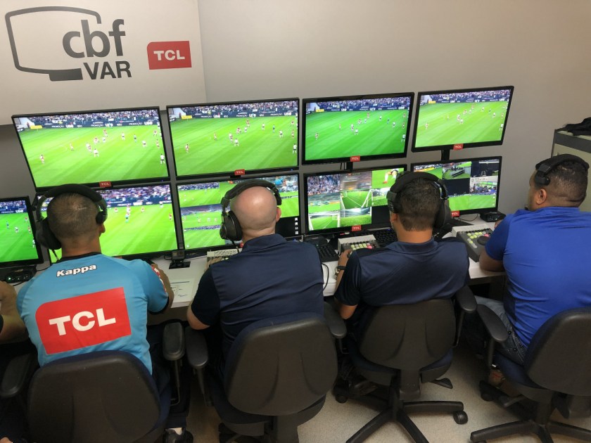 Cabine do VAR em jogo do Brasileirão