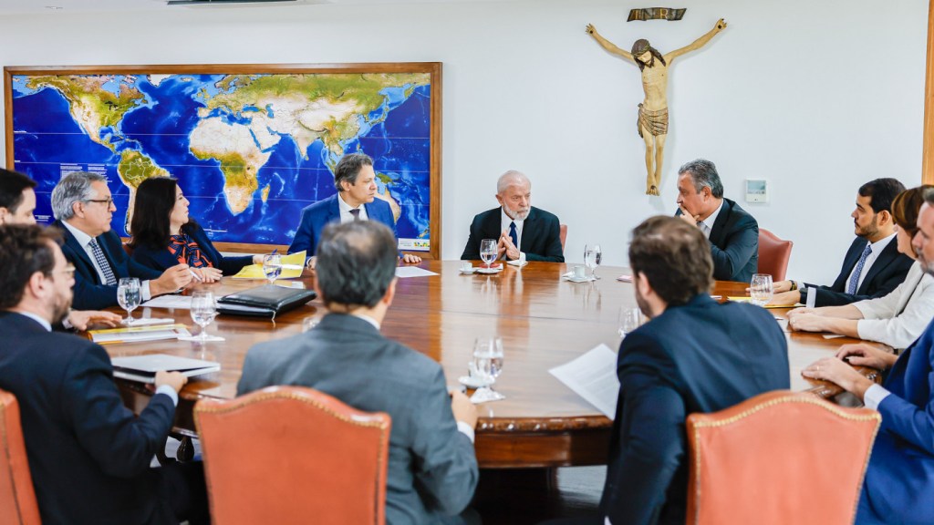 Projeto de aumento de impostos será teste para nova base governista, diz Planalto