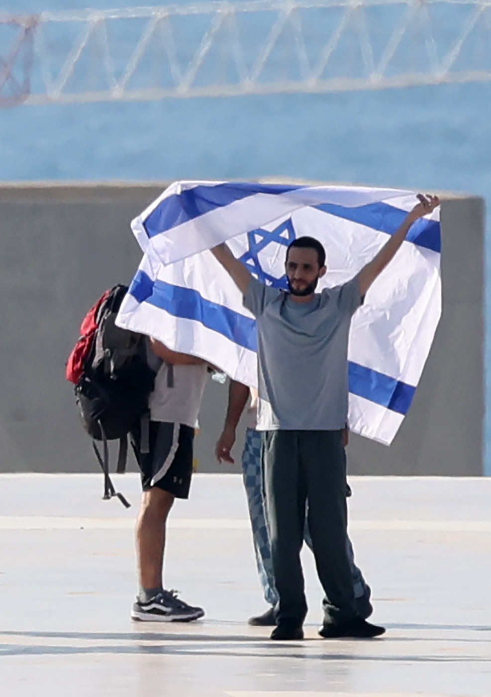 Israel afirma que recebeu restos mortais de um dos últimos reféns de Gaza