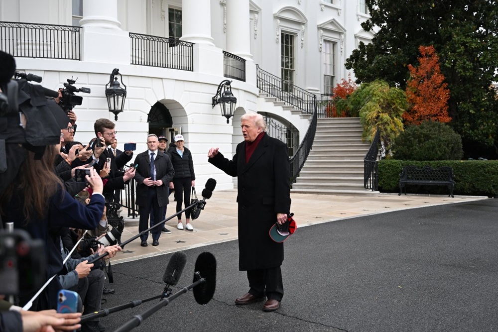 ‘É uma pena’, diz Trump sobre prisão de Jair Bolsonaro