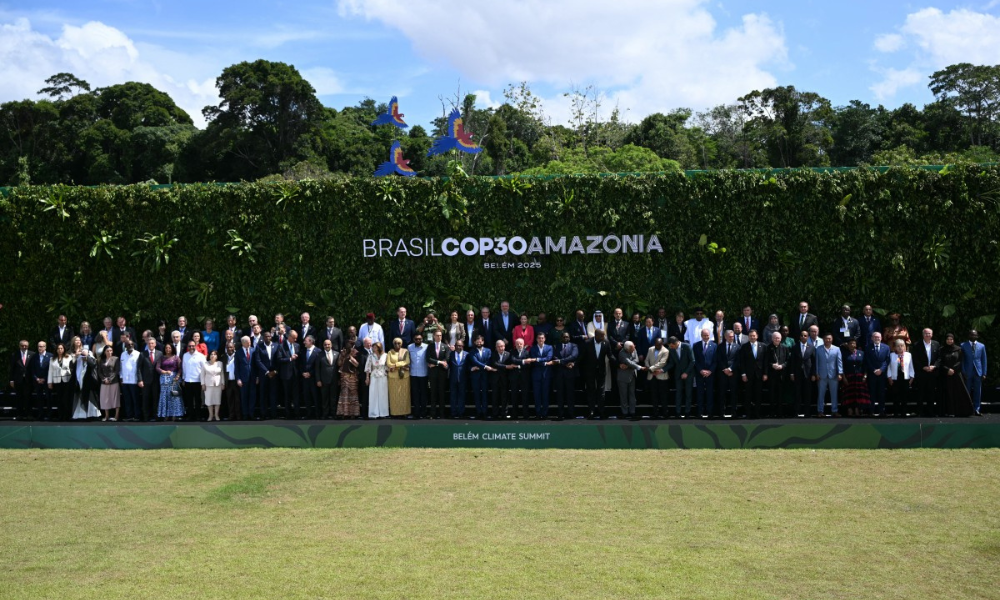 Líderes mundiais posam para foto oficial em Belém