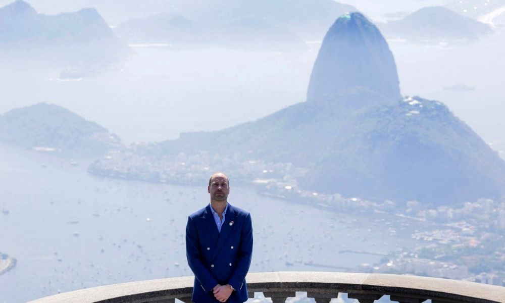 Príncipe William visita Cristo Redentor, recria foto icônica de Lady Di e entrega Prêmio Earthshot