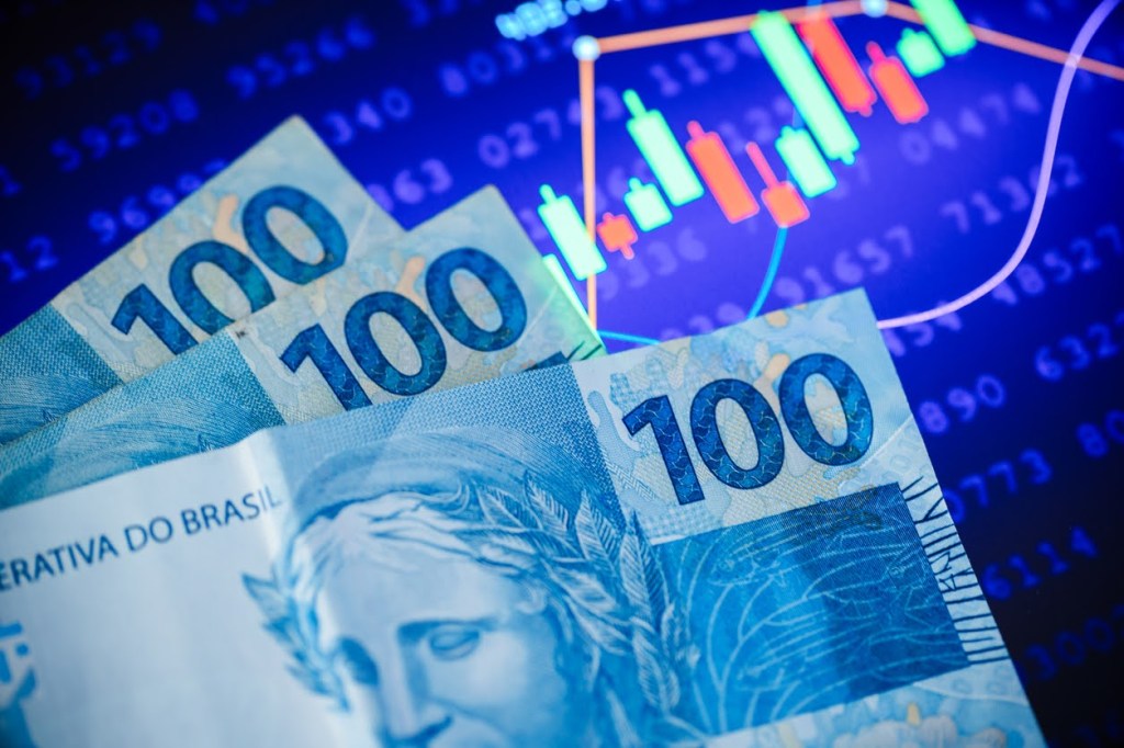 R$ 1 milhão em 12 meses? Trader reconhecido pela Forbes lança ferramenta que ‘replica’ suas operações 