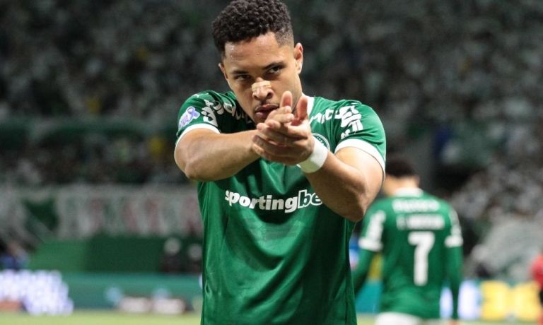 vitor roque
