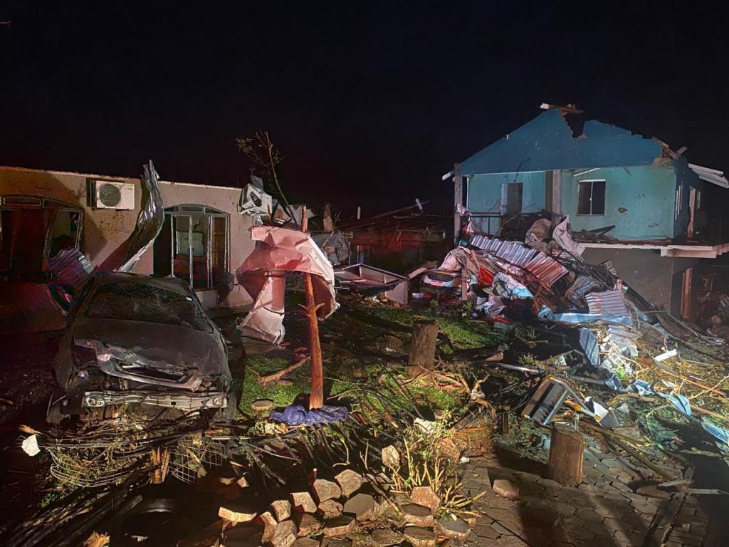 Governo federal anuncia ajuda humanitária para municípios afetados por tornado no Paraná