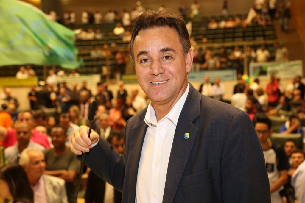 Quem é Adilson Barroso, deputado que assume cadeira de Zambelli na Câmara