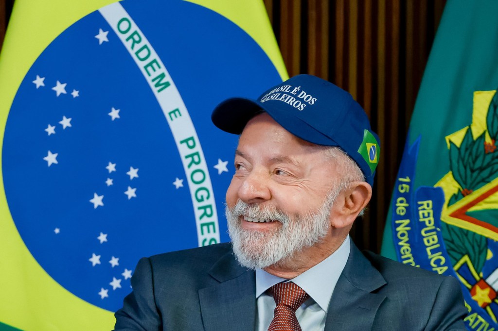 Lula deve discutir futuro da base governista com aliados