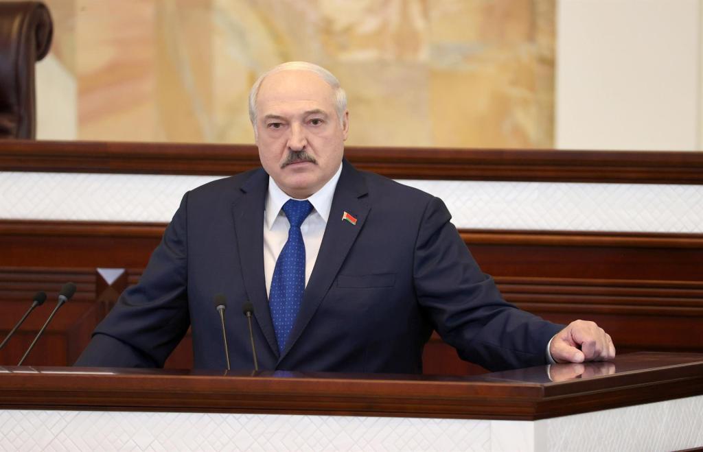 Presidente de Belarus anuncia indulto a 20 presos políticos após incentivo de Trump