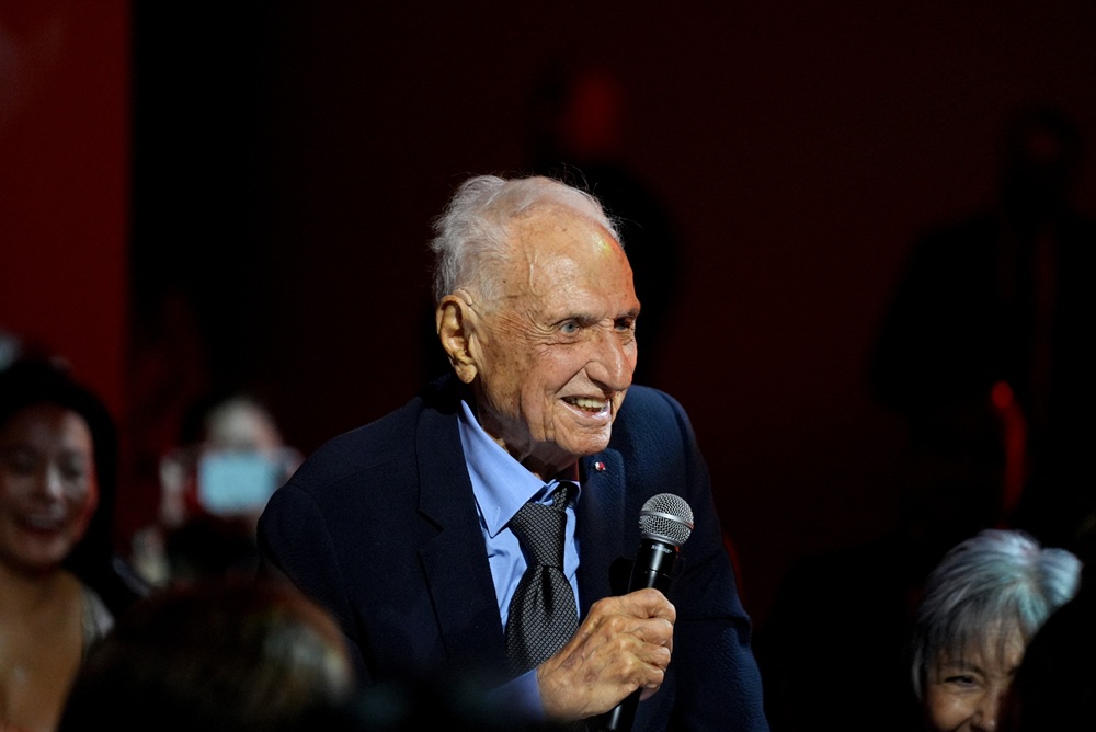 Frank Gehry, superastro da arquitetura, morre aos 96 anos
