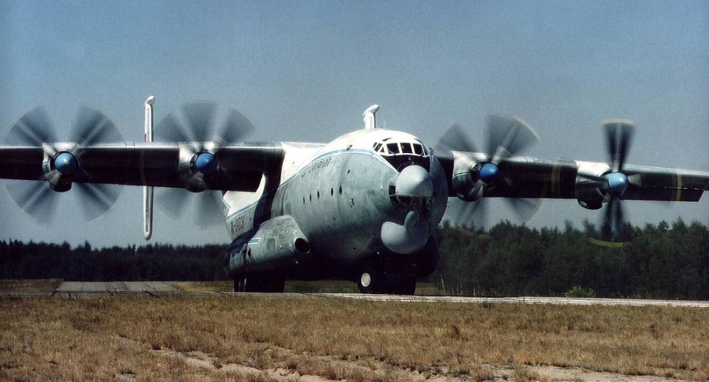 Avião militar russo que fazia voo de teste após consertos cai com 7 pessoas
