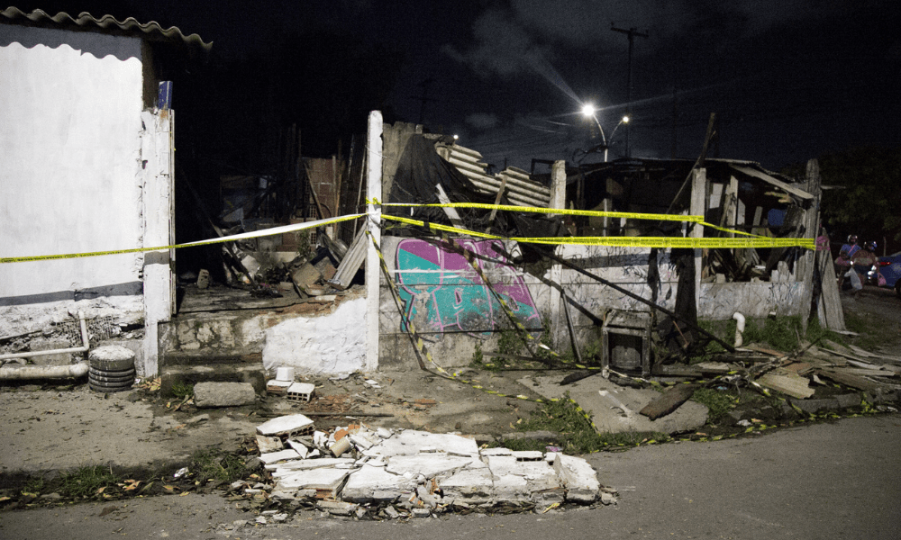 Mulher e 4 filhos morrem em incêndio no Recife