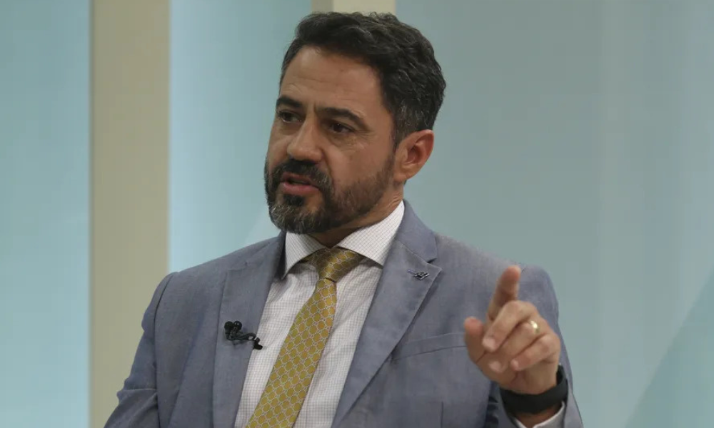 CGU demite ex-chefe da Receita que tentou liberar joias a Bolsonaro