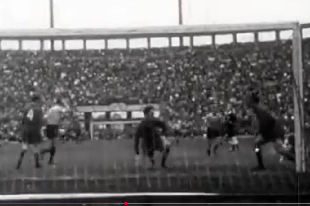 Uruguai e Espanha empataram por 2 a 2 na Copa de 1950, em jogo no Pacaembu