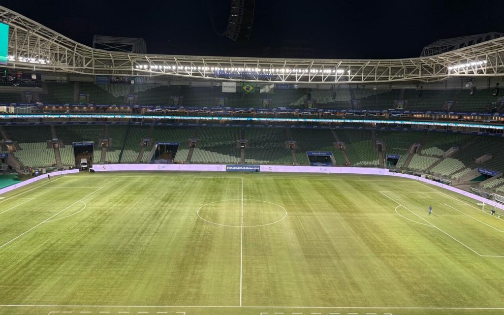 Gramado sintético no futebol brasileiro: fim de uma era para os grandes?
