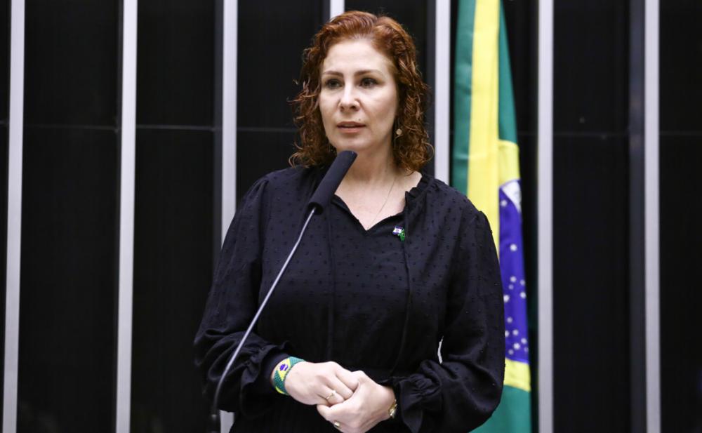 Foragida, Zambelli convoca apoiadores para ato na Paulista