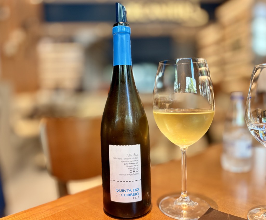 Vinhos brancos do Dão, em Portugal: qualidade e acessibilidade