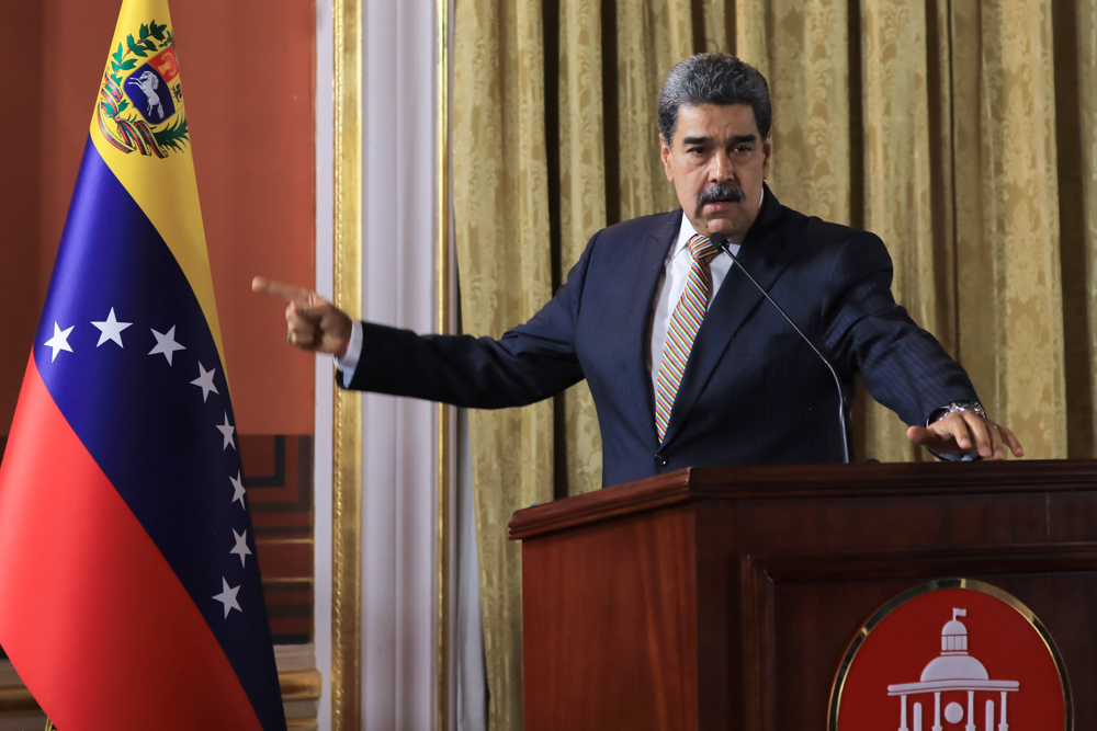 Venezuela anuncia operação antidrogas enquanto EUA acusam Maduro de tráfico