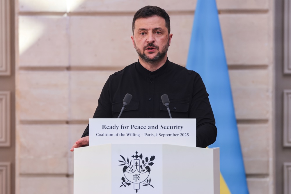 Autoridades russas devem parar a guerra ou procurar ‘abrigos antiaéreos’, diz Zelensky