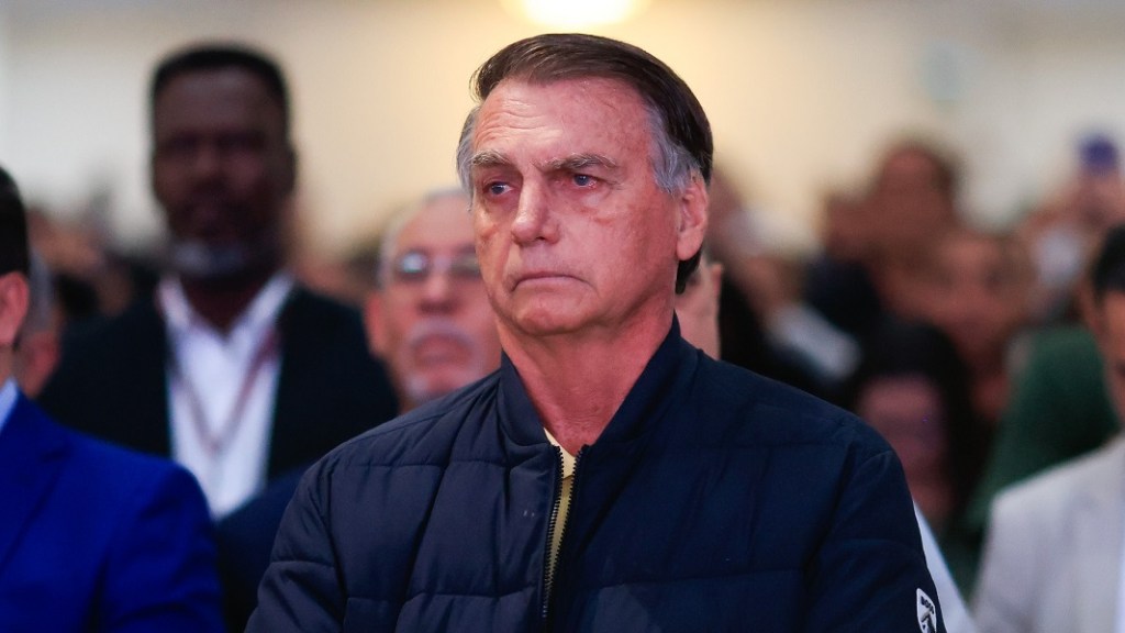 Moraes determina monitoramento integral da Polícia Penal na casa de Bolsonaro