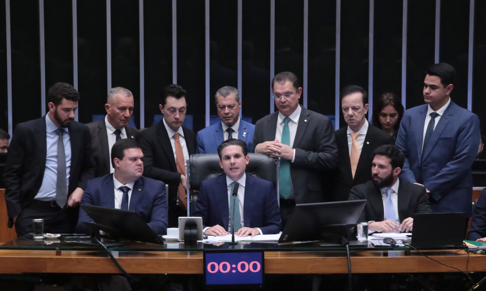 Aliados do governo avaliam protestos como massivos, mas veem desgaste no Congresso