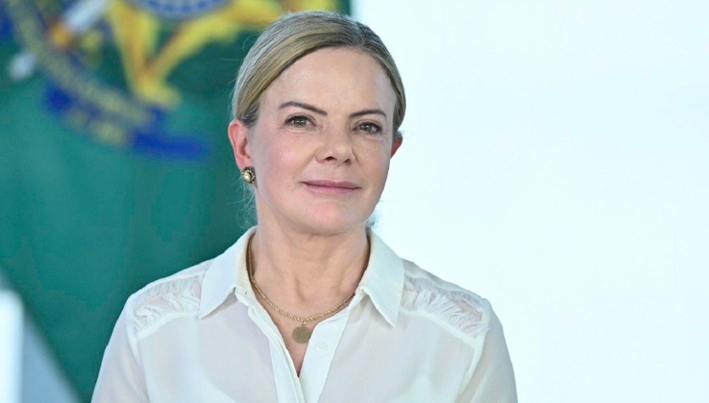 Gleisi Hoffmann deve concorrer ao Senado pelo Paraná a pedido de Lula