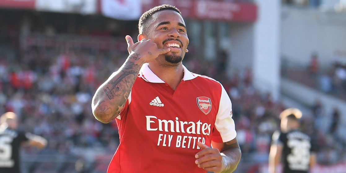 Gabriel Jesus marcou seus primeiros gols no Arsenal durante amistoso de pré-temporada