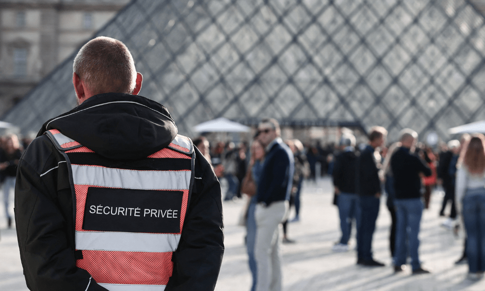 Funcionários do Louvre aprovam por unanimidade retomar a greve iniciada em dezembro