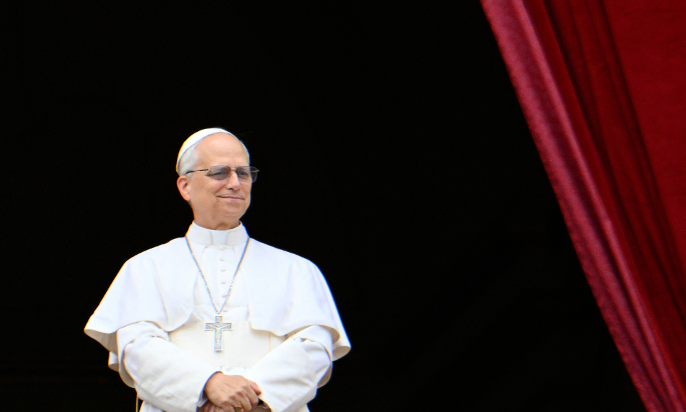 Papa Leão XIV retira parte do pulmão e tem câncer confirmado, diz Vaticano