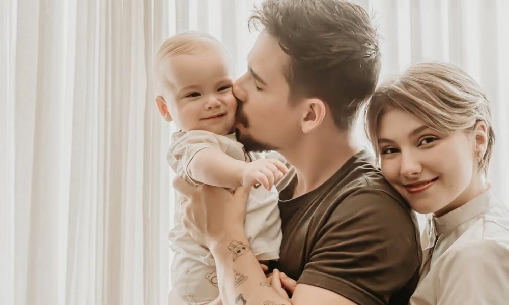 Viúvo de Isabel Veloso publica carta dedicada ao filho do casal após morte da esposa