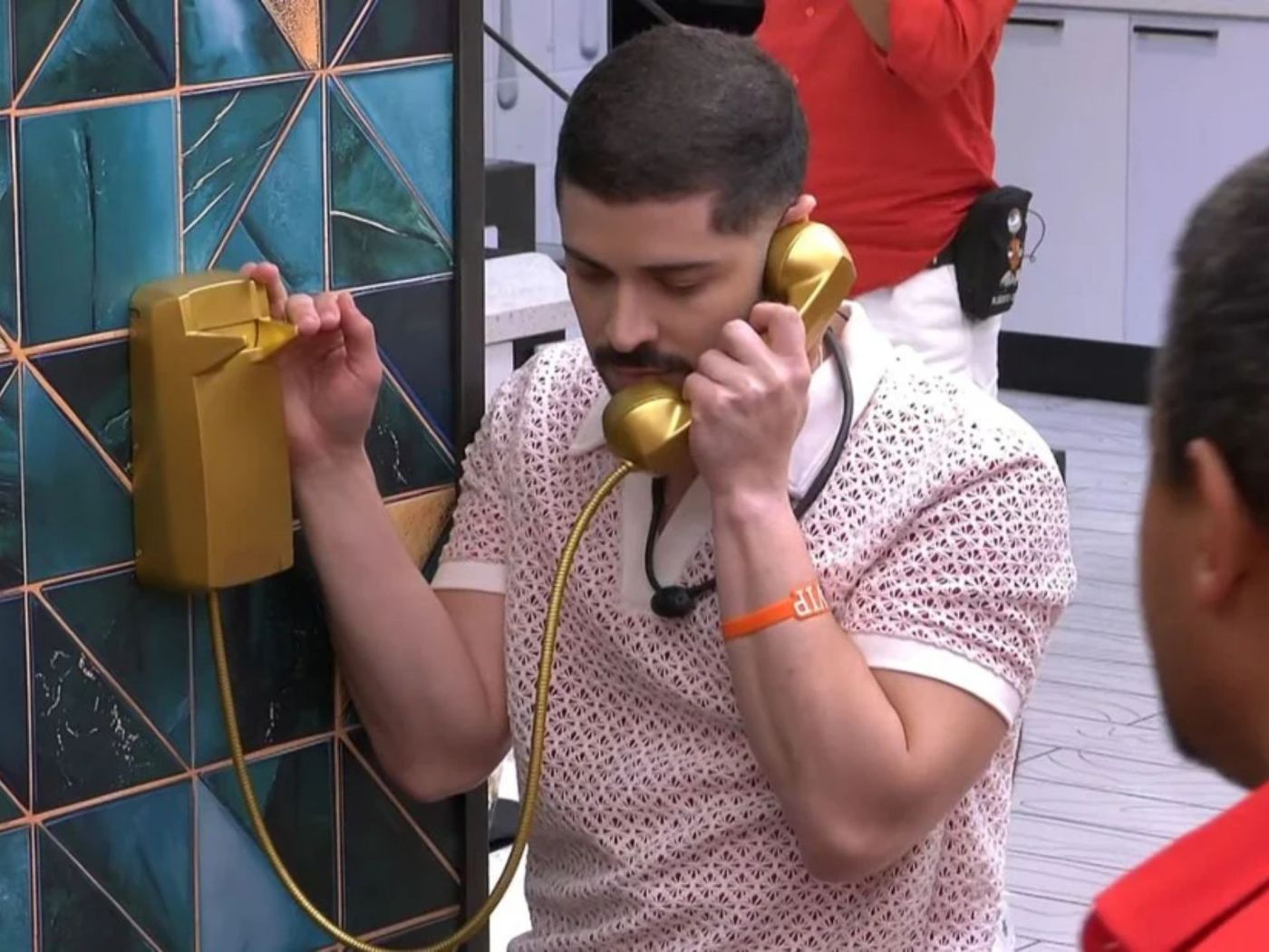 BBB26: Marcelo atende Big Fone e ajudará a formar o paredão