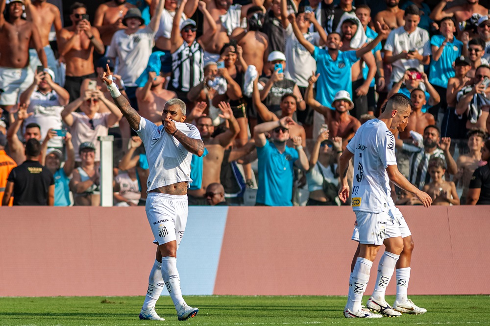Santos estreia no Paulistão com virada e gol de Gabigol contra o Novorizontino