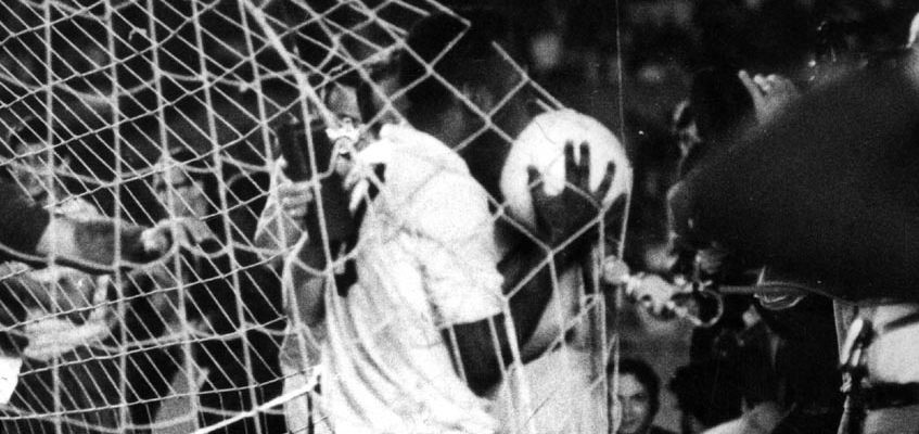 Imagens raras do milésimo gol de Pelé, em 1969, são resgatadas pela Jovem Pan