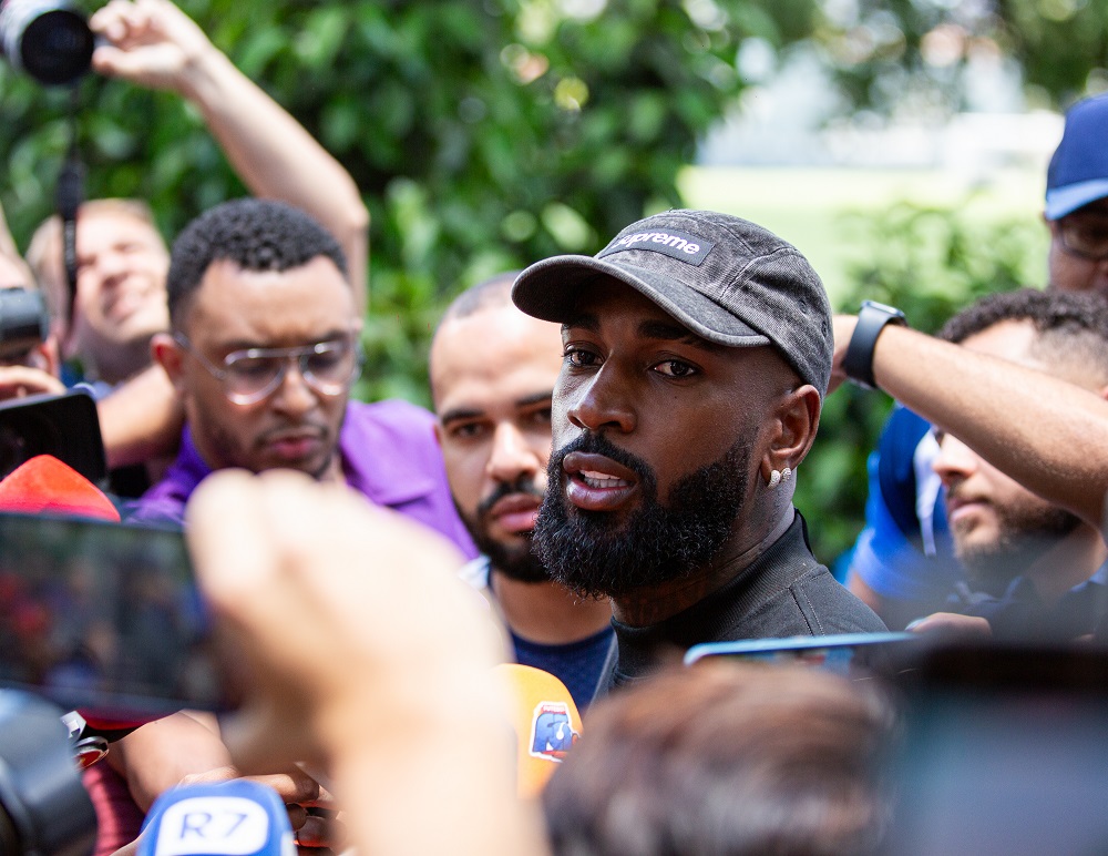 Gerson supera Vitor Roque e se torna a transferência mais cara do futebol brasileiro