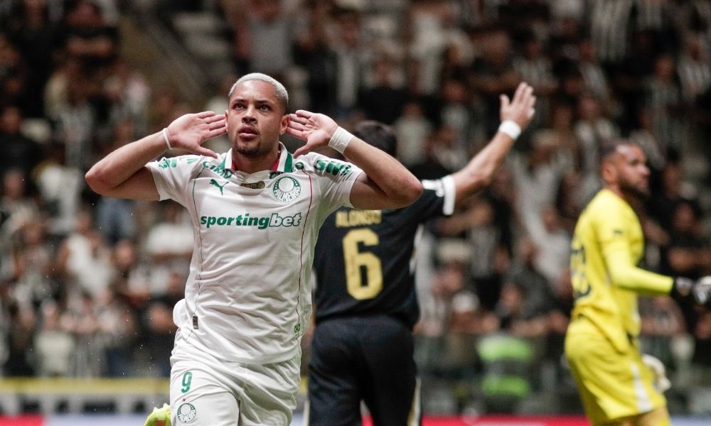 Vitor Roque salva e garante empate do Palmeiras com Atlético-MG no Brasileiro