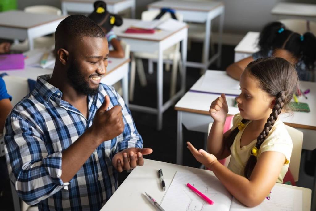 Guia completo de adaptação escolar na educação infantil: superando o choro e a insegurança