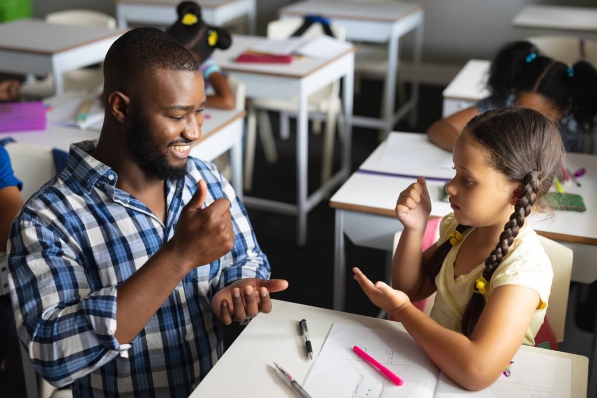 Guia completo de adaptação escolar na educação infantil: superando o choro e a insegurança